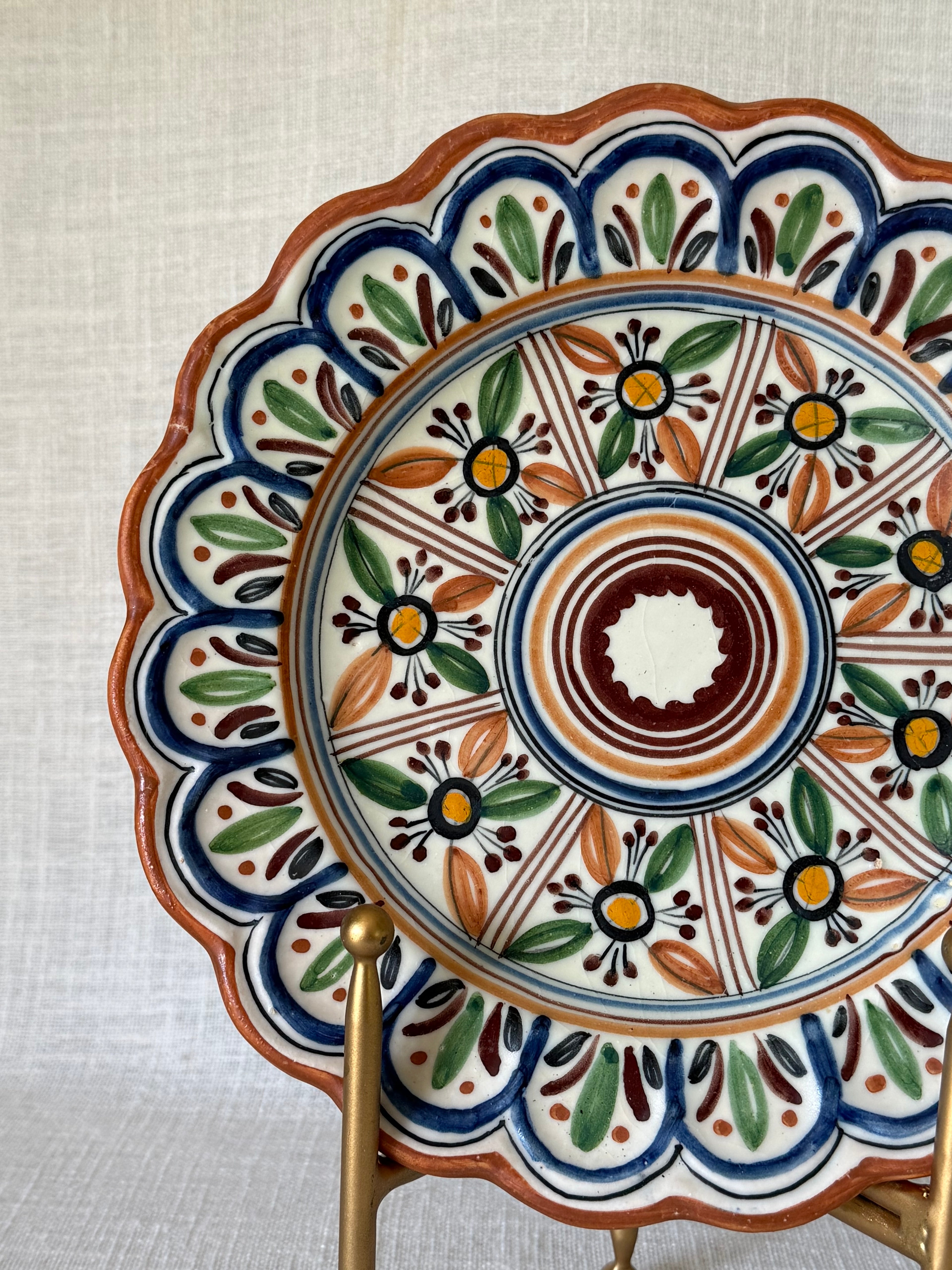 Spanish Toledo Hand-painted Scallop-trim Wall Plate