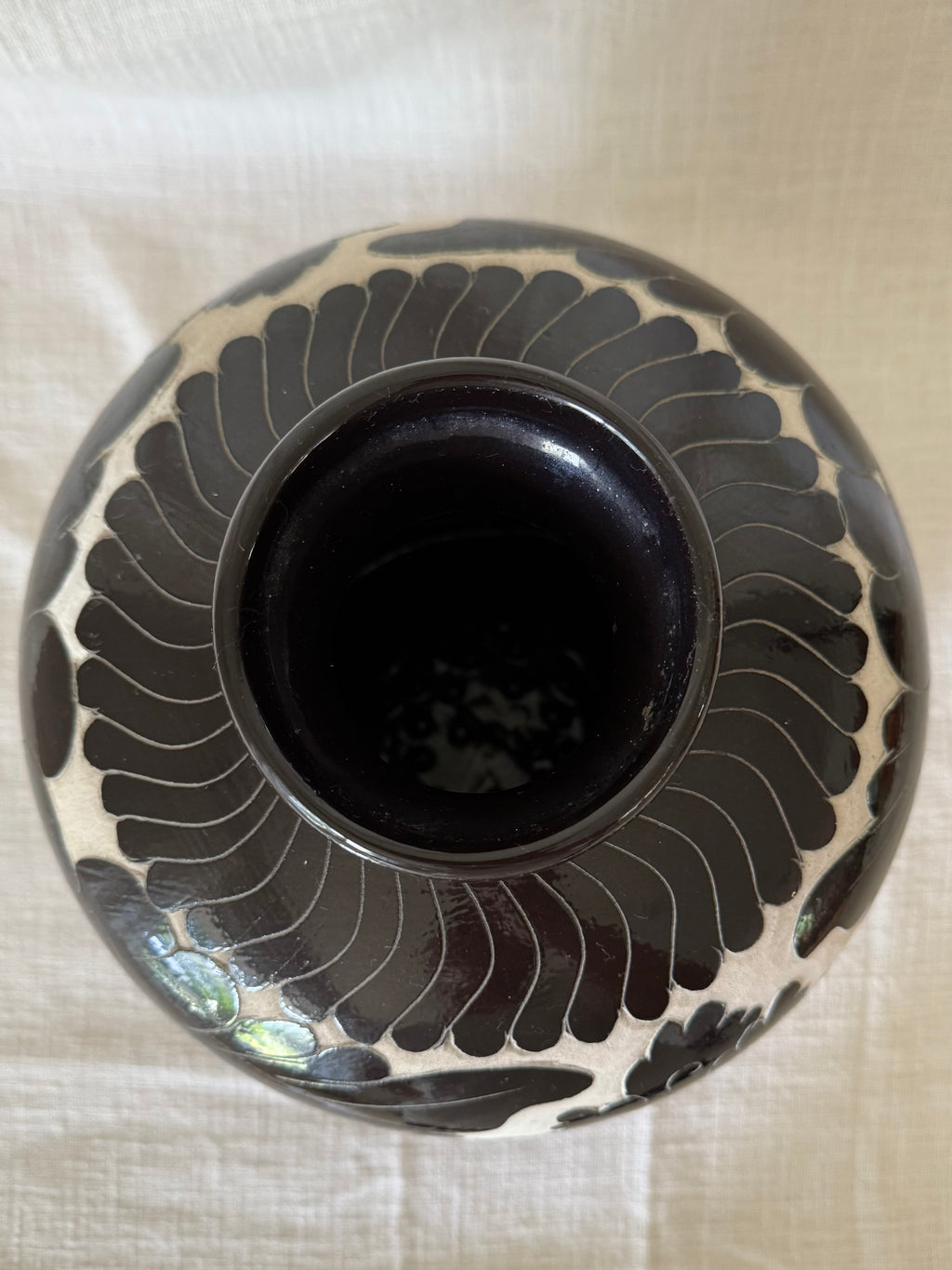 Antique Cizhou Sgraffito Vase