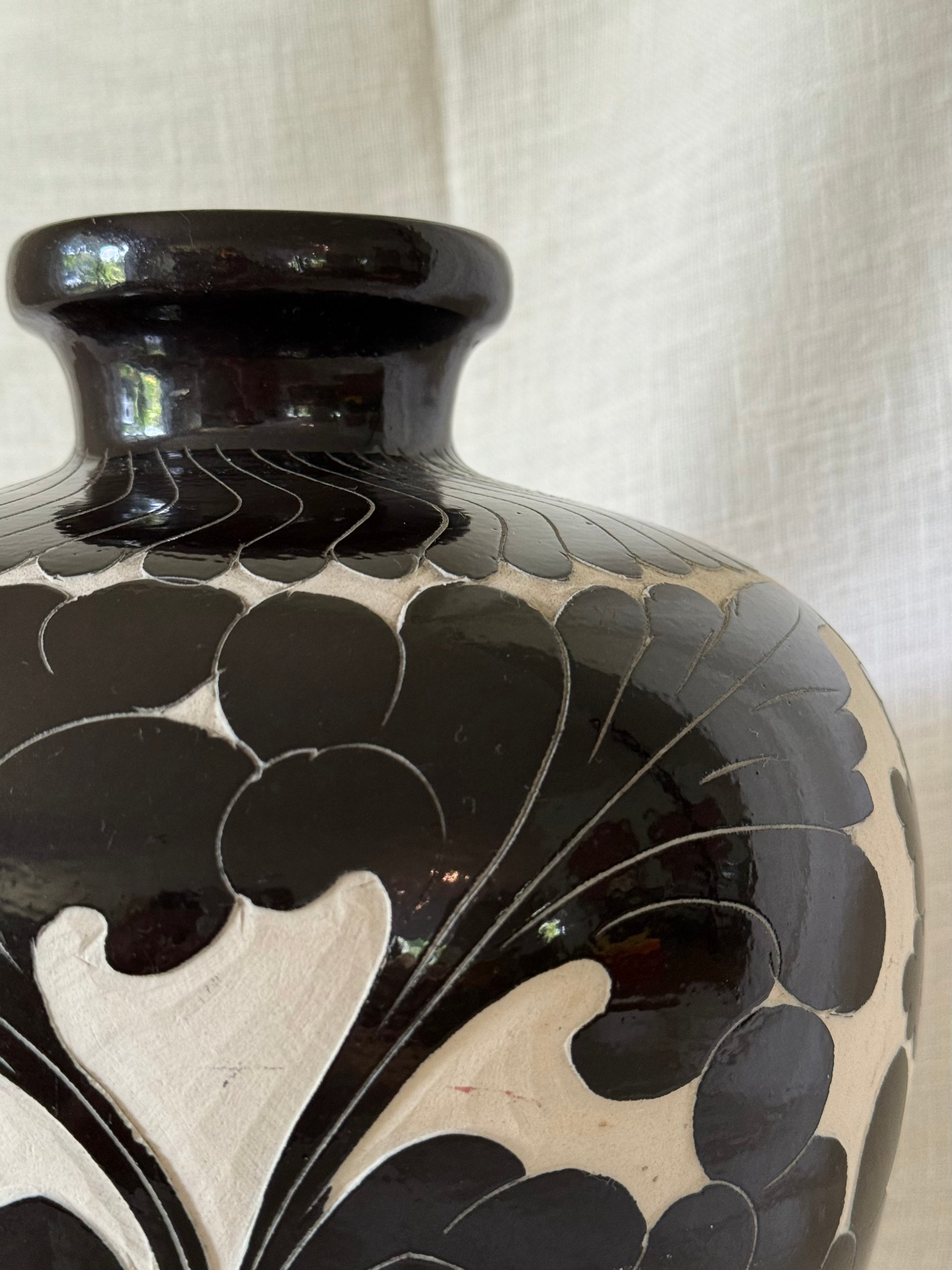 Antique Cizhou Sgraffito Vase