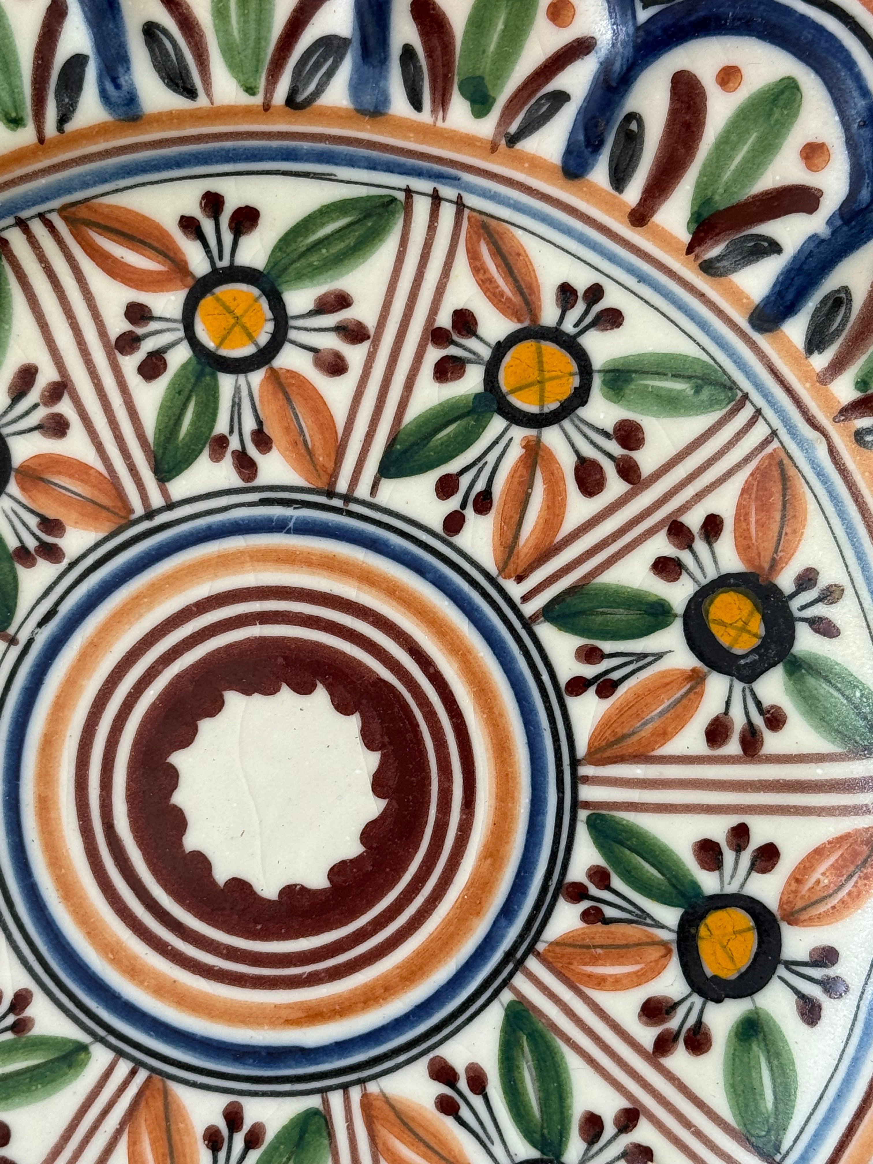 Spanish Toledo Hand-painted Scallop-trim Wall Plate